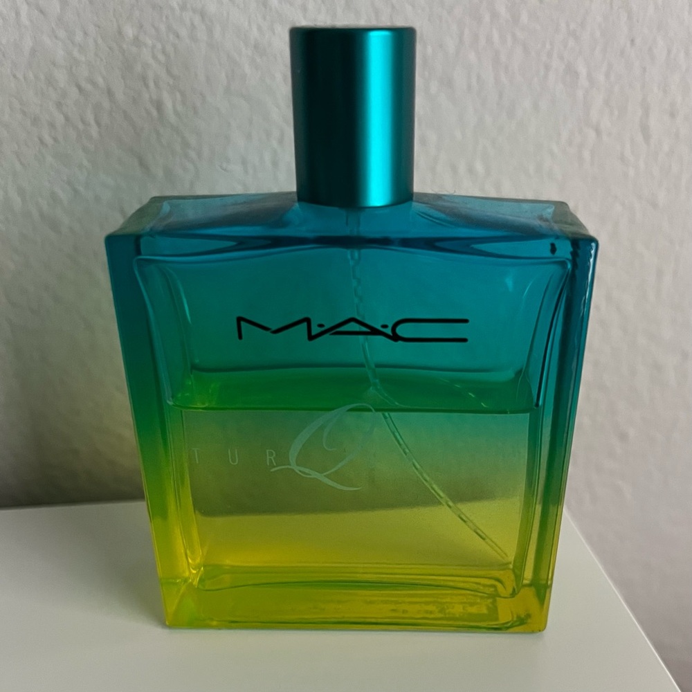 MAC perfume